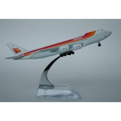 http://www.thesuitcaseshop.com/503-1193-thickbox/maqueta-avion-tam-b777-2.jpg